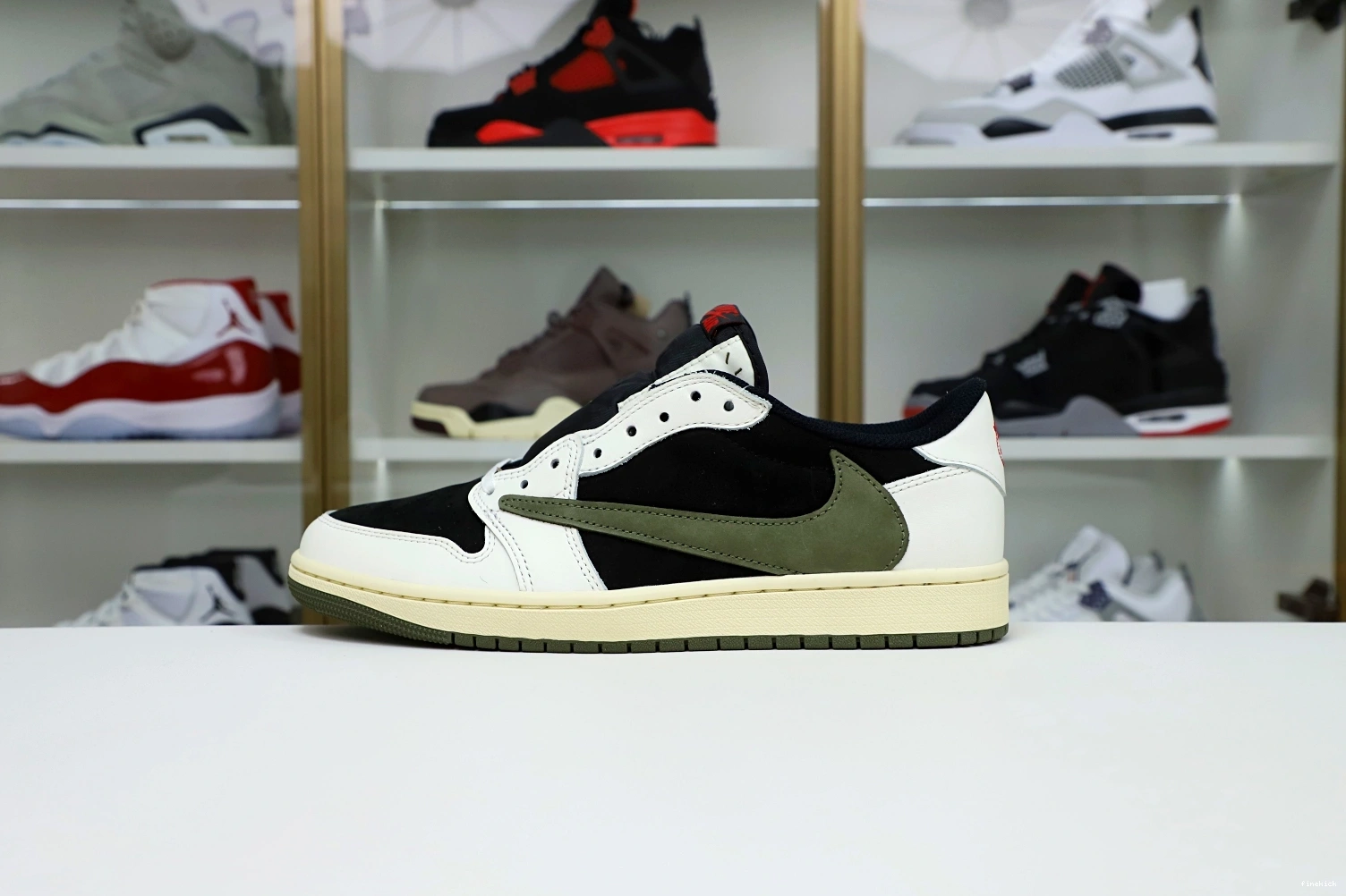 LOW JORDAN OG TRAVIS X SCOTT 1 AIR “Olive” NIKE 1118